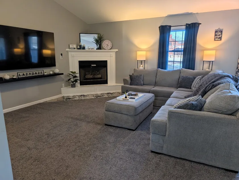 LazyDaze | 3 BR, EV Charger, 75” TV, Gigabit Wi-Fi - Image 1