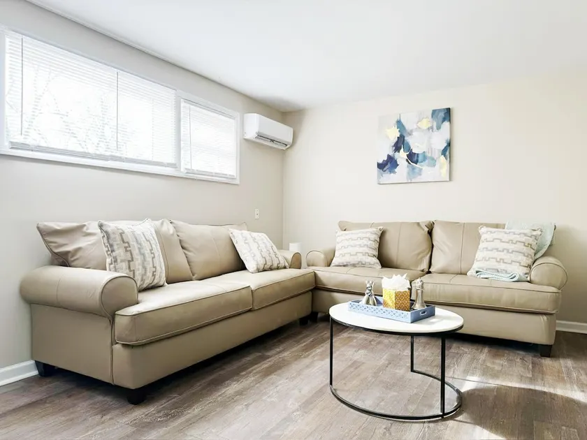 Riverside A1 | QUEEN 2BD/1BA Apt near River - Image 1