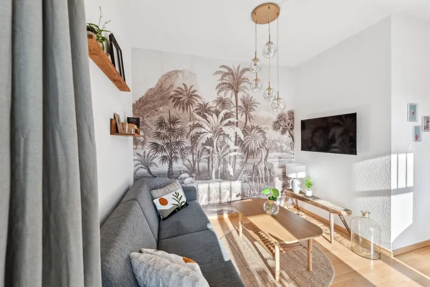 Sunny flat private parking south-facing terrace - Image 1