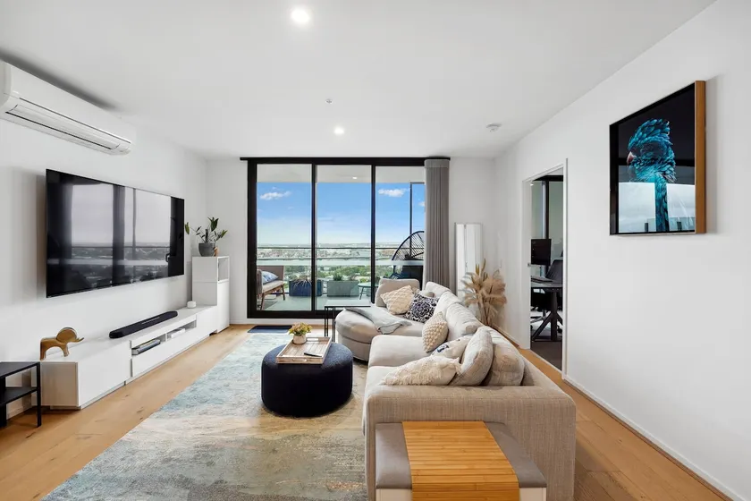 Riverina - Ultimate Footscray Getaway with parking - Image 1