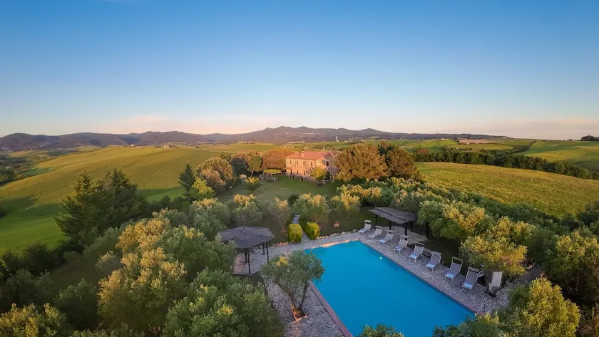 Relax Private Villa w/Pool Biliardo and Lake View - Image 1