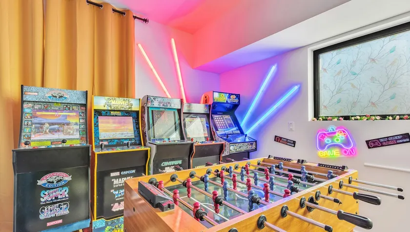 Cozy LA Escape • Arcade • Near Hollywood Studios - Image 1
