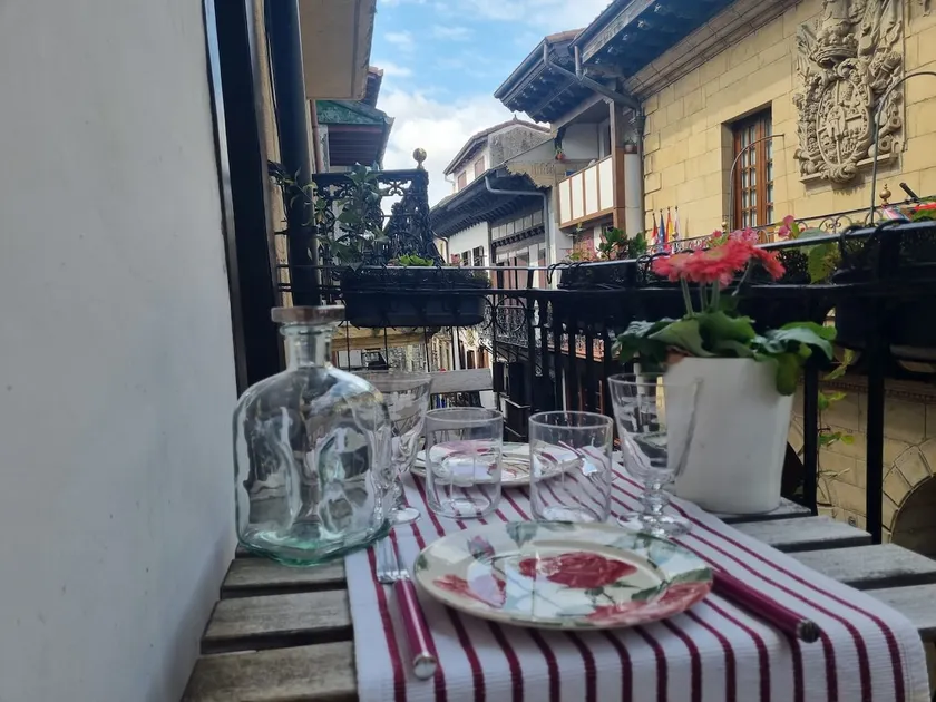 Lovely apartment in the Historic Center (ESS00130) - Image 1