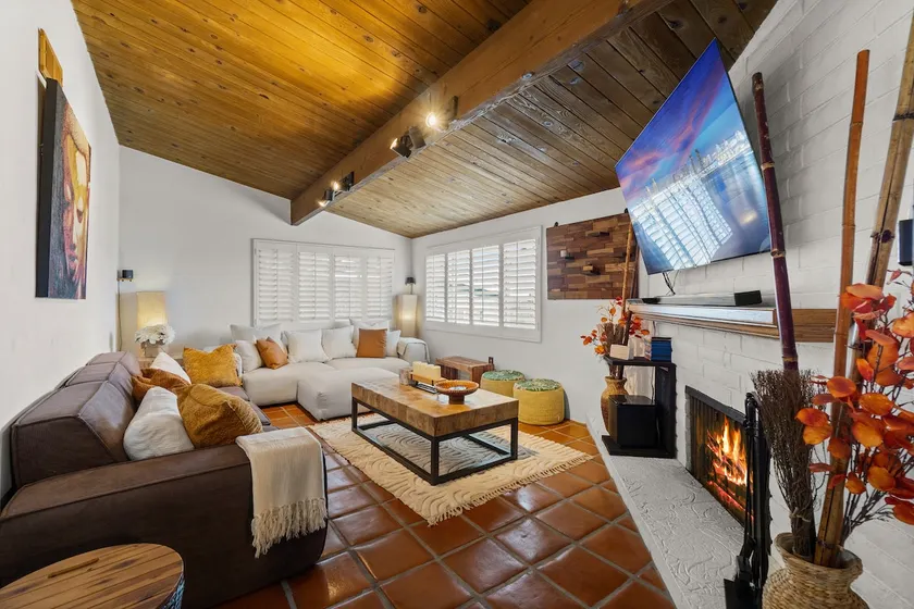 Mountain Majesty 2 BR Home with AC, BBQ, Parking, - Image 1
