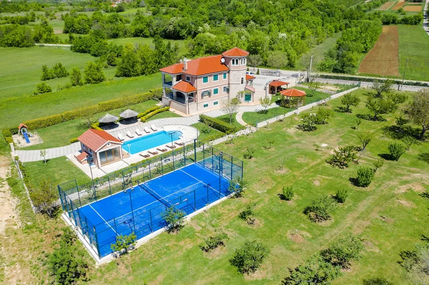 5-Bed Villa with Pool, Jacuzzi & Padel Court - Image 1