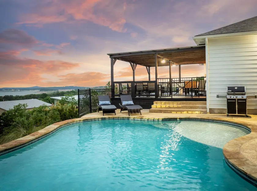 Lakeview Haven w/sparkling pool - Image 1