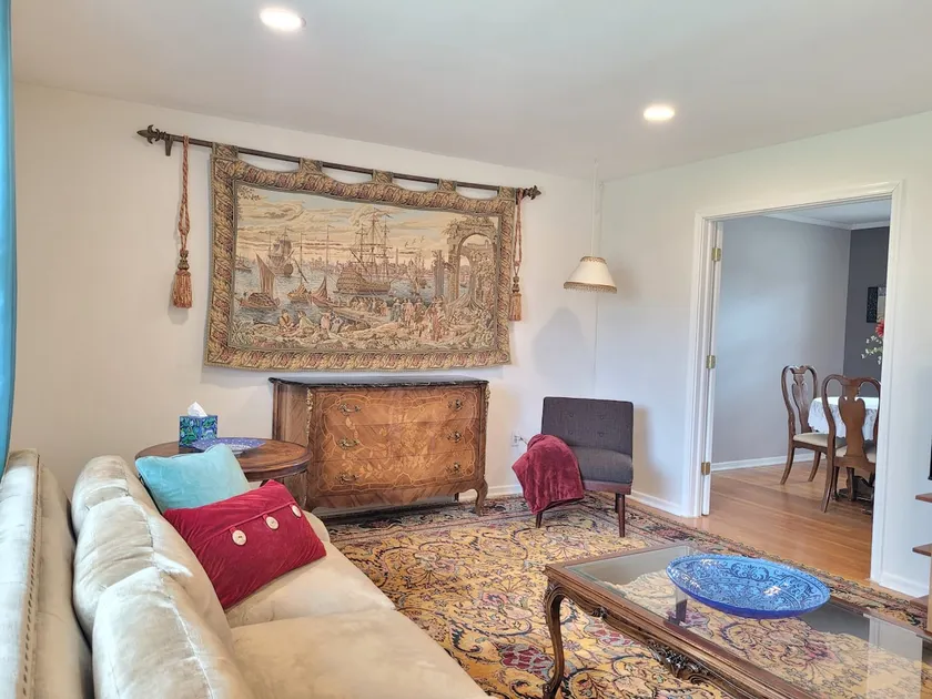 Two level home in Vienna - Image 1