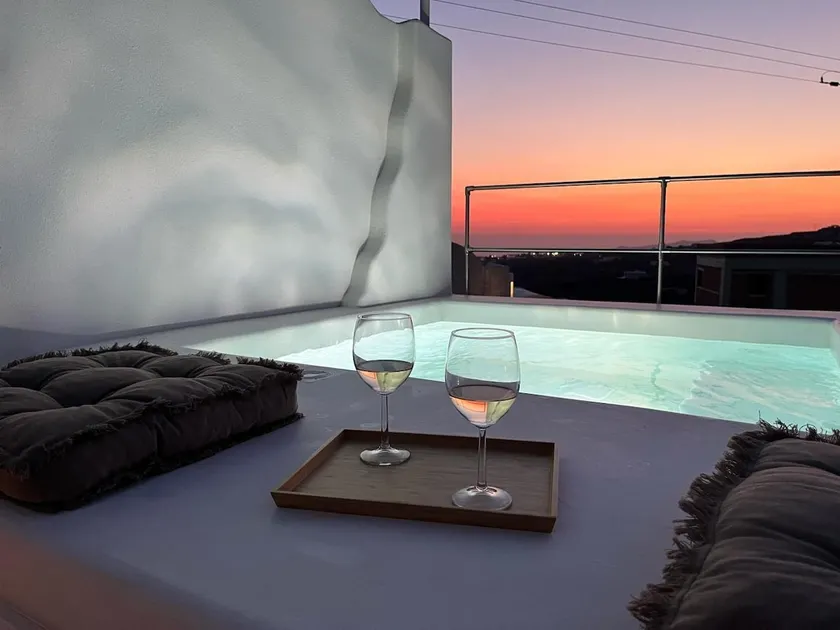 Maison Kallisti • Heated Jacuzzi & Panoramic View - Image 1