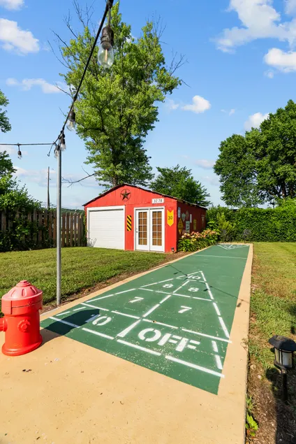 Coca Cola Cottage - Stay & Play Near Purina Farms - Dog Friendly - Image 1