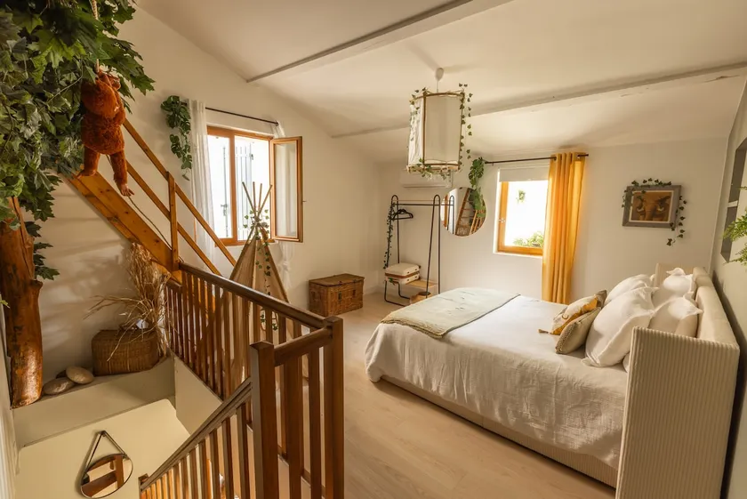 Triplex Jungle Family 10m from Avignon - Image 1