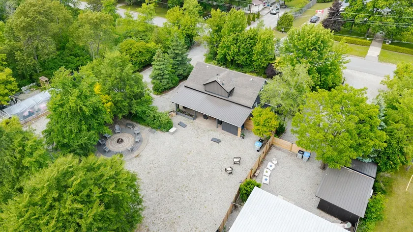 5Min->GB Beach & Pinery | 4BR Cottage 5Bed FirePit - Image 1