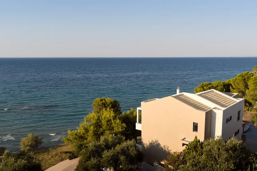 Nomia Villa, with Pool, Gym & Walk to the Beach, By ThinkVilla - Image 1