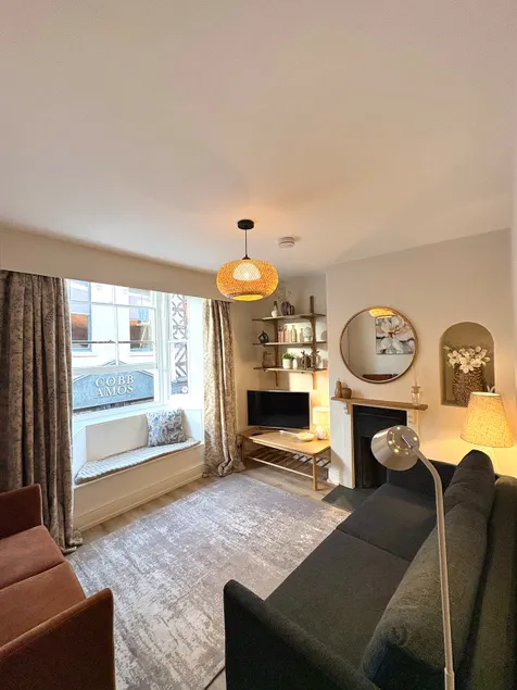 Charming central apartment in historic Ludlow - Image 1