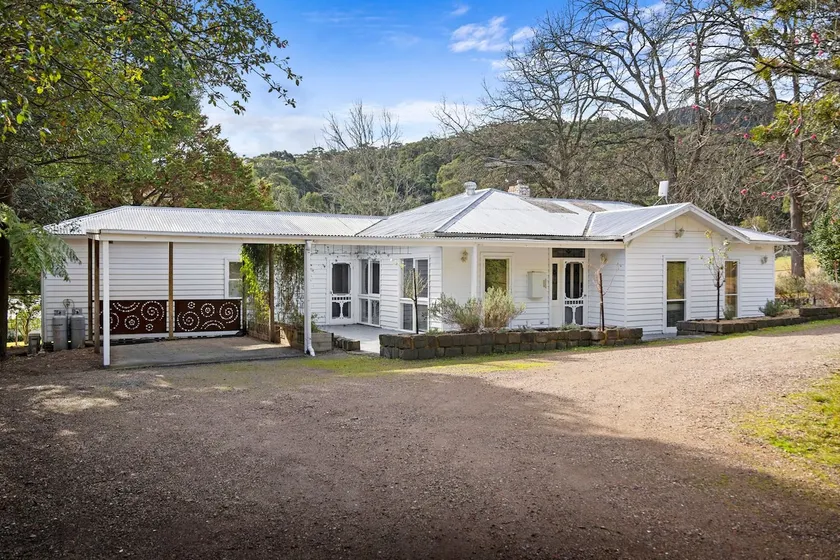 Trail Valley House, Yarra Valley - Image 1