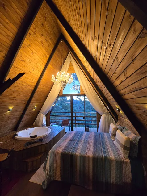 Crystal Chalet with Hot Tub in Capivari - Image 1