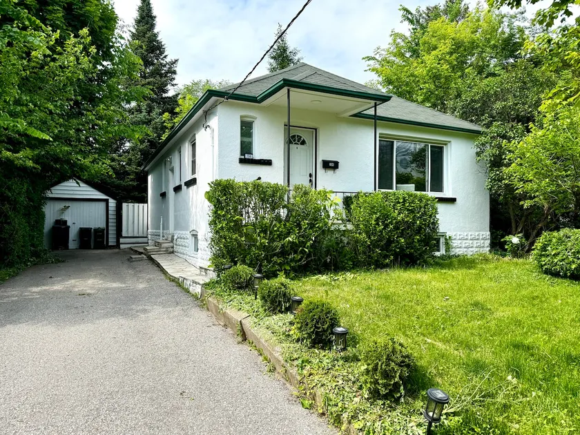 Cozy 3 Bedroom House Near Yonge and Finch - Image 1