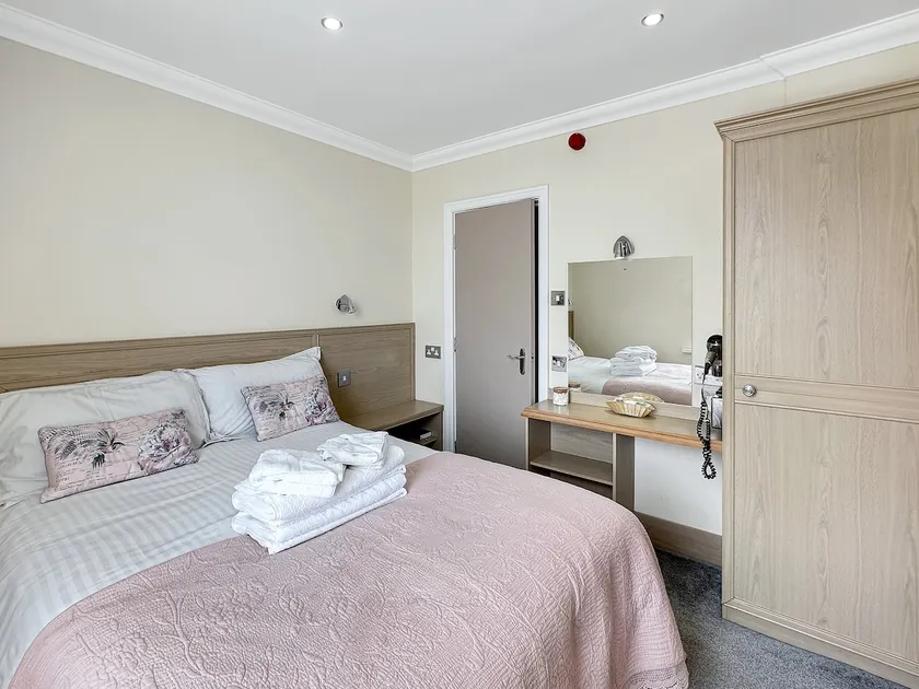 Granada Apartments Burbage - Image 1