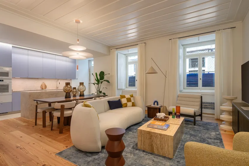 Elegant Alfama Stay / 3 bedrooms & 3 bathrooms - Image 1