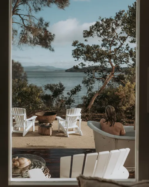 The Songbird | Waterfront Escape - Image 1