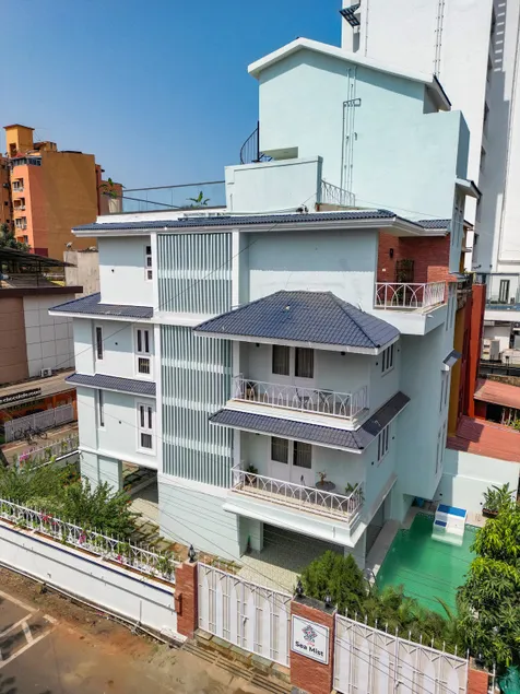 Sea Mist by Goa Signature Stays - Image 1