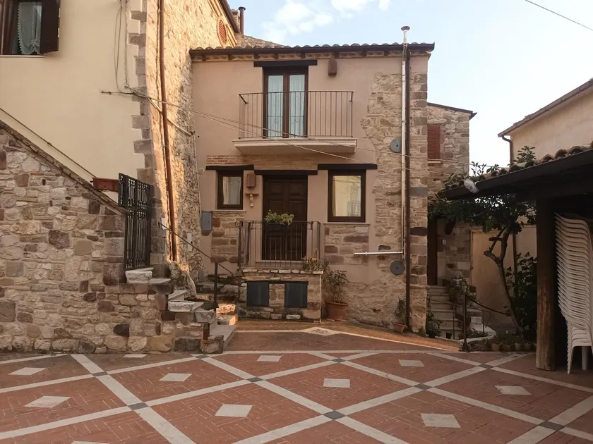 Piancastello, a vacation home surrounded by history and nature - Image 1