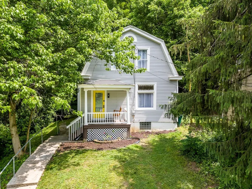 3BR w/ 2 Kings Near Zoo & UC - Image 1