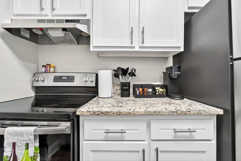 Fully Furnished Unit Near Duke | Downtown| RTP* - Image 1