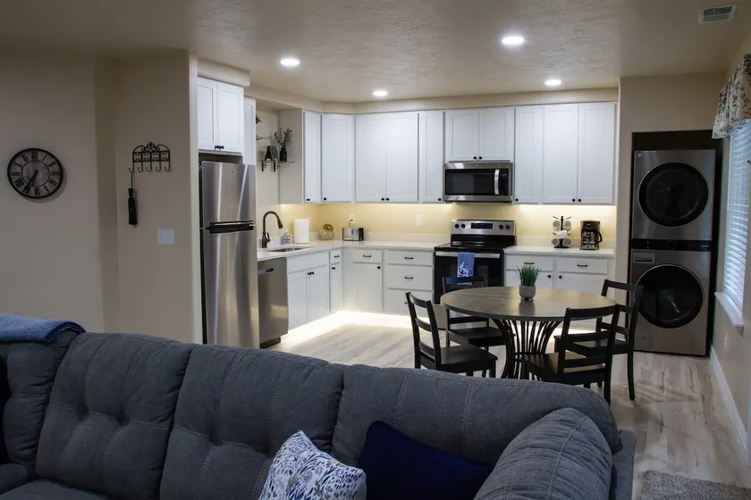 Beautiful Daylight Basement Apartment - Image 1
