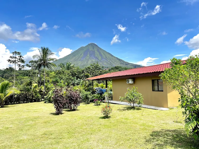 Villa with the best Arenal Volcano Views: 4 guests - Image 1