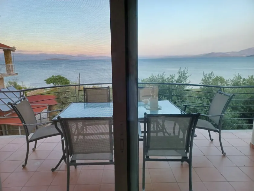 Beautiful house with a view of the Amvrakikos Gulf! - Image 1