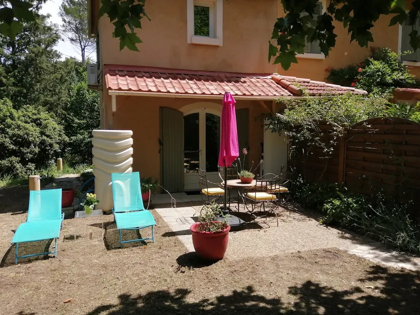 Quiet and air-conditioned house - Image 1