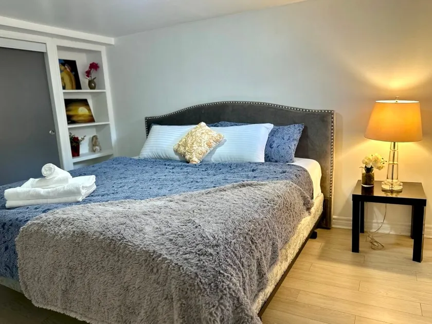 Verdun Quiet and Convenient unit w/ King size bed - Image 1