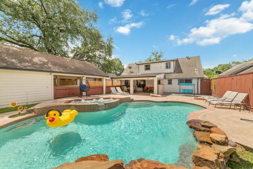 Pool bnb - Image 1
