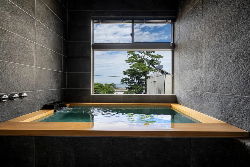 The sea is right in front of you! / Spend a relaxing time in a private hot spring bath with an ocean view / Nagahama Yunbosho, an entire private inn - Image 1