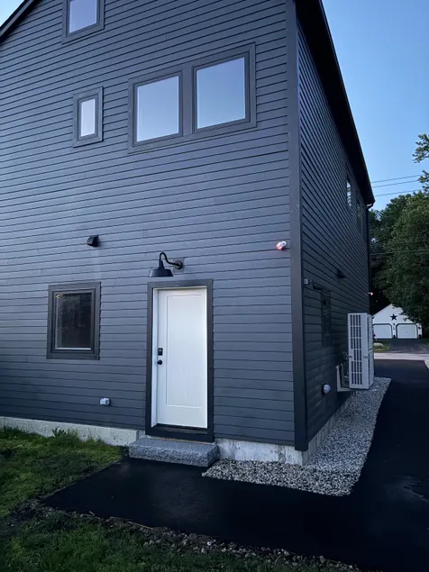 Falmouth Flats Ocean Escape - Image 1