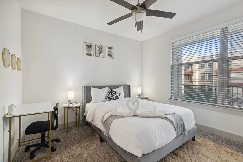 Local 1BR + Balcony Overlooking Midtown+Parking - Image 1