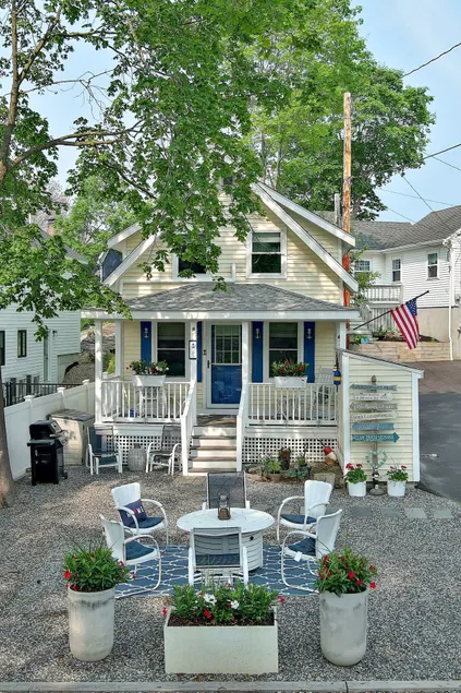 Coastal Charm Just Steps from Perkins Cove - Image 1