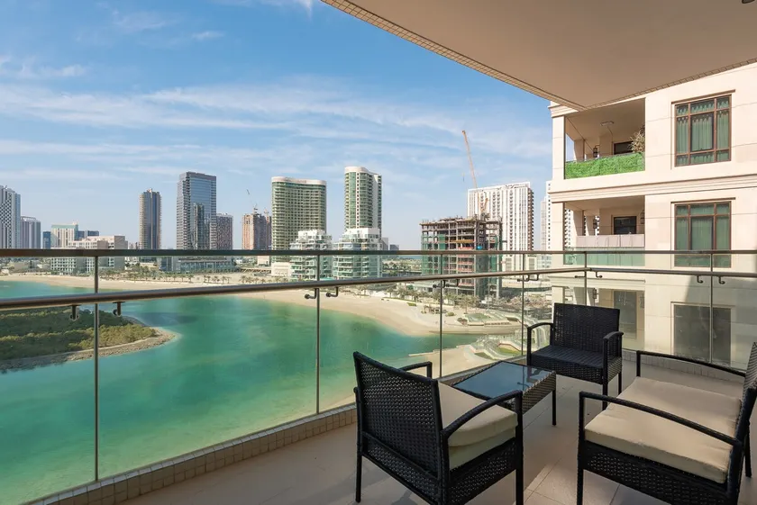 Balcony Bliss at Reem Diamond - Image 1