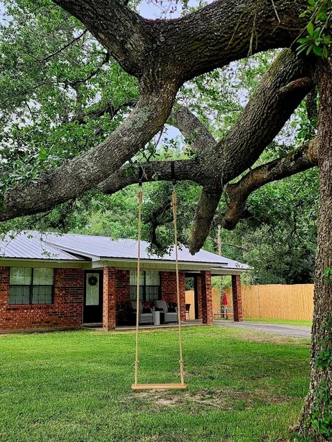 Shady Oak Retreat - Image 1