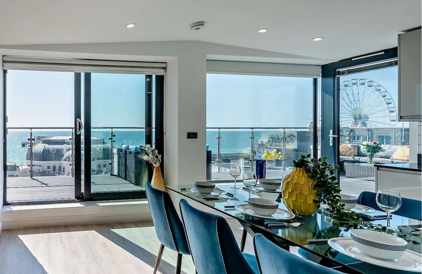 Penthouse on the Seafront (near Brighton) - Image 1