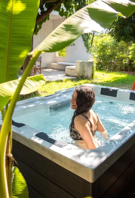 Jacuzzi Artistic Villa in Nea Makri - Image 1