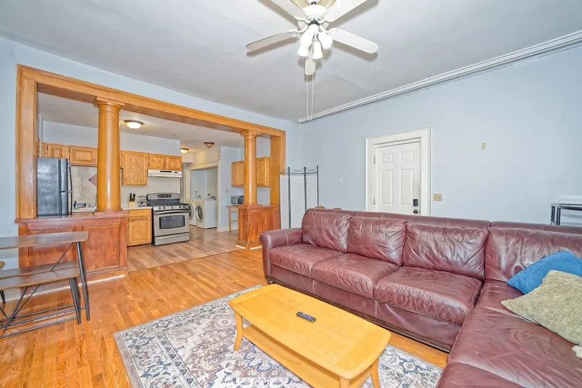 Comfy & Convenient 2-Bed Fl 1 Apt @DowntownAlbany - Image 1