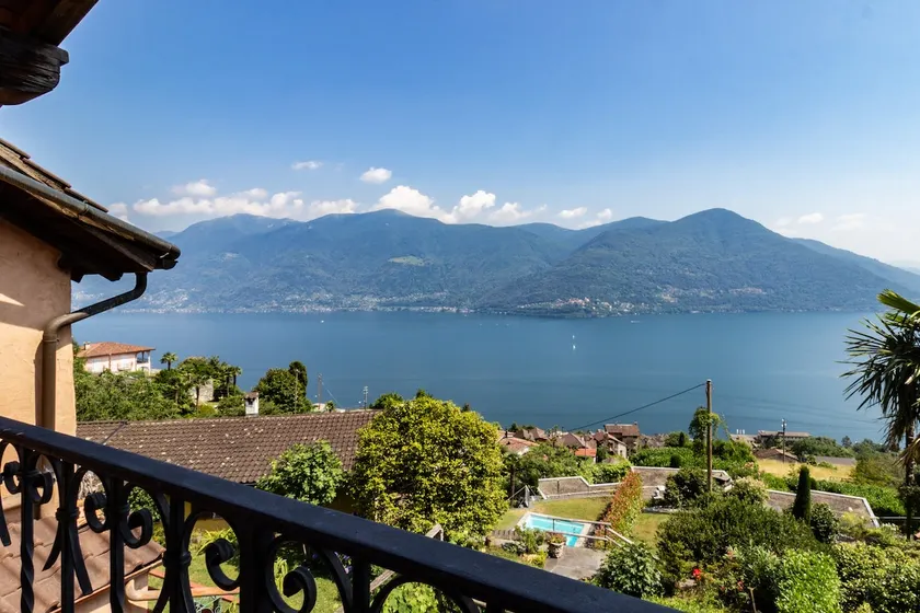 Panoramic House on Lake Maggiore - Image 1