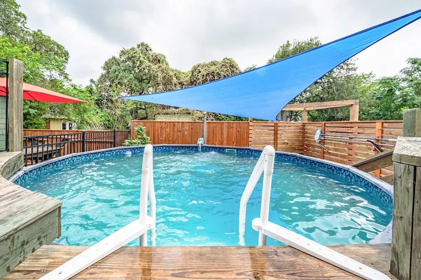Pool, Pier & Cozy Coastal Vibes - Image 1