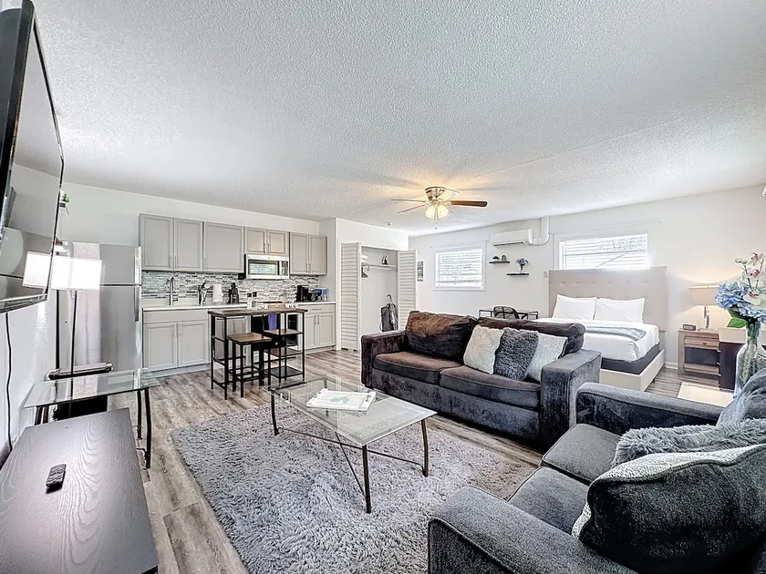 Comfy Studio Farm Stay - Image 1