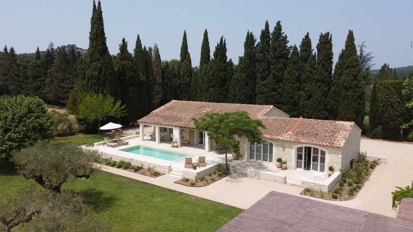 L'Oustalet Provença, a farmhouse in the heart of the Alpilles - Image 1