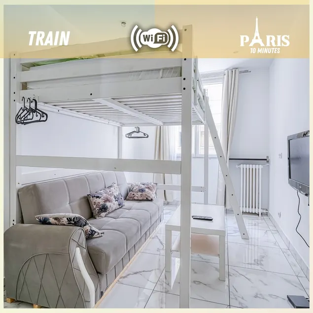 Paris Express Connection: City Center & Train - Image 1