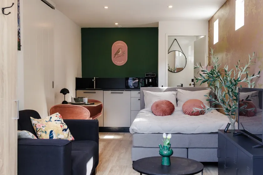 Chic and cozy accommodation! - Image 1