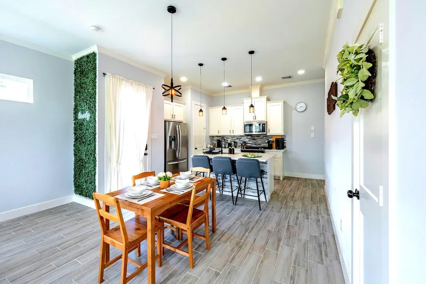 Newly built Modern Townhome – Minutes to Downtown! - Image 1