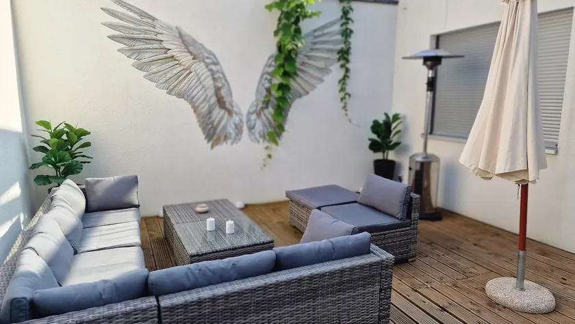 Vacation with friends | 4 rooms | 65” TV | Premium - Image 1